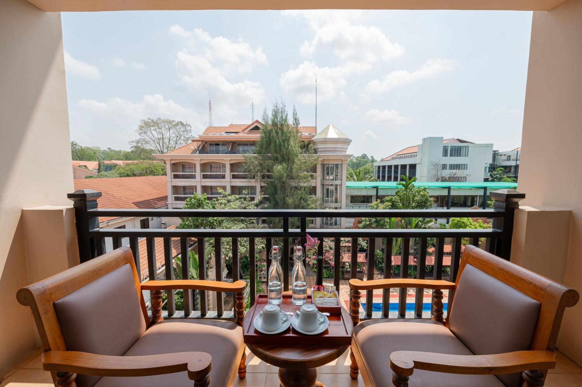 Hotel Somadevi Angkor Premium à Siem Reap Extérieur photo